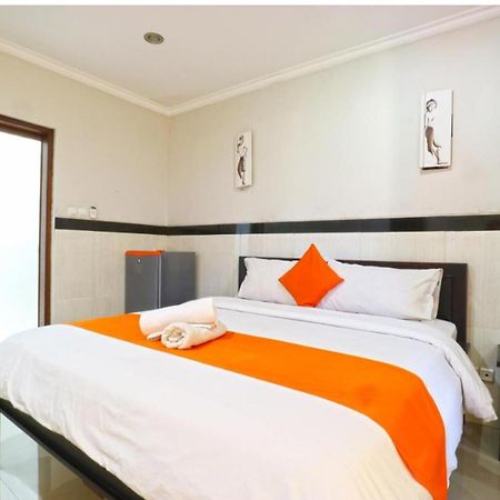 เรนา ซการา เฮาส์ Hotel กูตา ภายนอก รูปภาพ