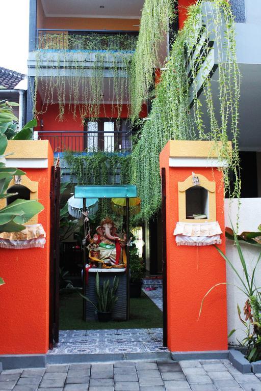 เรนา ซการา เฮาส์ Hotel กูตา ภายนอก รูปภาพ
