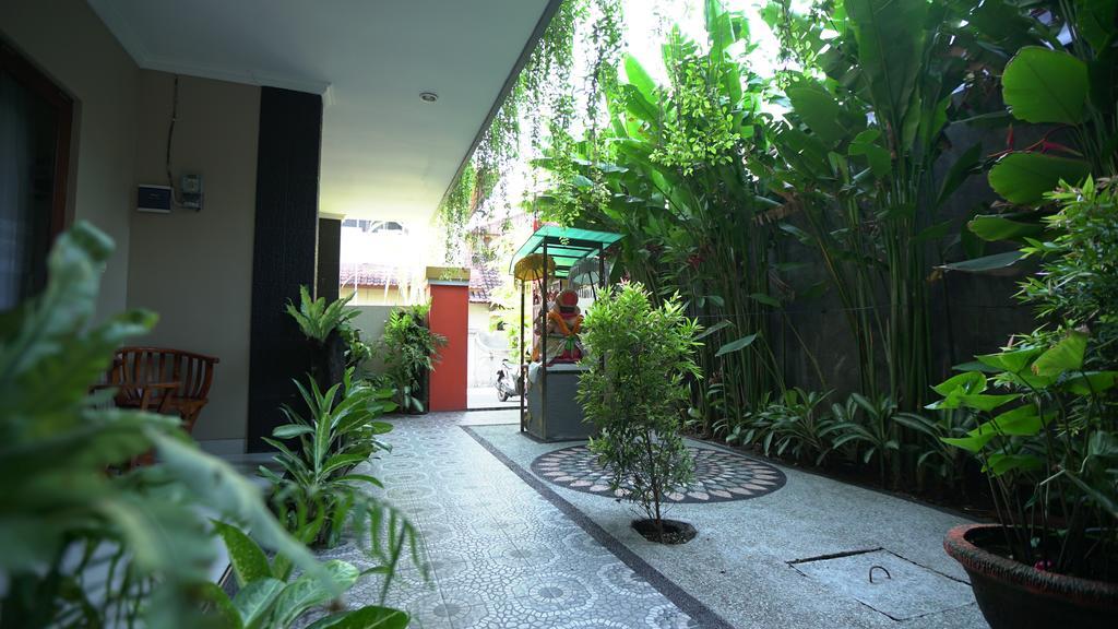 เรนา ซการา เฮาส์ Hotel กูตา ภายนอก รูปภาพ