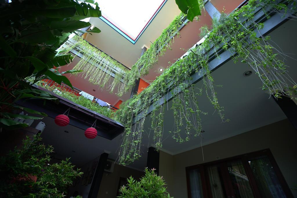 เรนา ซการา เฮาส์ Hotel กูตา ภายนอก รูปภาพ